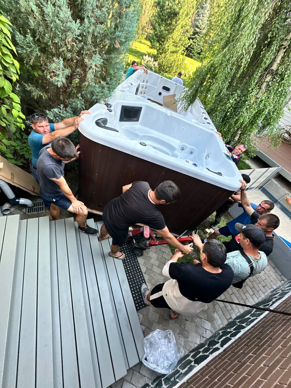 Новая зона релакса у вас дома с бассейном Lovia Spa ZR7807 с двумя чашами.