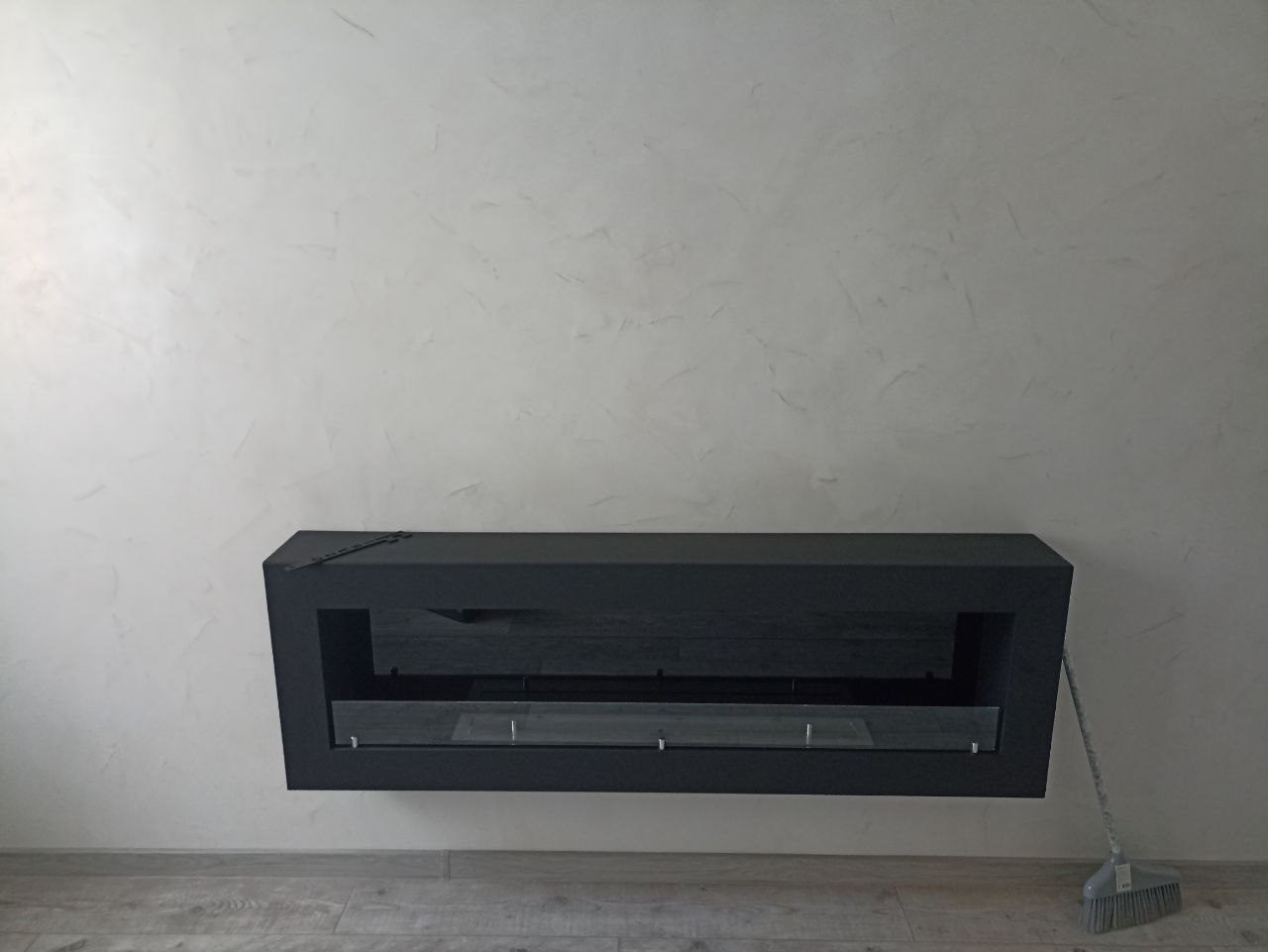 Почему биокамин Firezo Classic 1400 стал выбором Елены для ее новой квартиры?